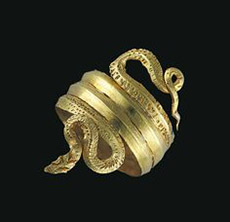 Una antica Kels greca sotto forma di anello serpiforme