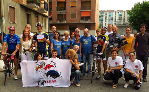  La partenza del Basta Corrida Veg Tour 2016 in presenza dei volontari delle associazioni SOS Gaia, LEAL e di altri attivisti e amici