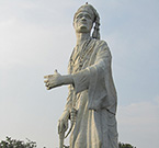 Statue du roi Toffa 1er à la place Bayol à Porto-Novo