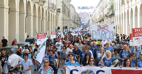  La manifestazione nazionale del 27 maggio ''No agli zoo-no alla privatizzazione dei beni comuni'' a cui hanno partecipato più di 2.000 persone da tutta Italia 