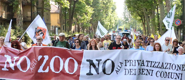 Un vasto movimento animalista e ambientalista si sta radunando attorno al Comitato che ha organizzato con successo la Manifestazione Nazionale del 27 maggio scorso per dire NO alla riapertura dello zoo di Torino in Parco Michelotti 