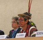 Benki Piyako, membro del Popolo Ashaninka dell’Amazzonia, all’Expert Mechanism on the Rights of Indigenous Peoples dell’ONU di Ginevra