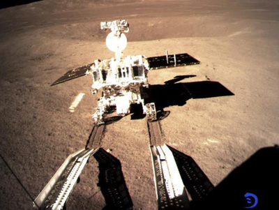Il robottino di Chang’e-4 tocca la superficie lunare (Afp)