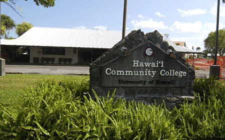 L'Università delle Hawaii ha riconosciuto l'affiliazione degli studenti al Regno delle Hawaii