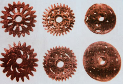 Reperti a forma di ruota ritrovati in Perù nella zona della Porta di Hayu Marca