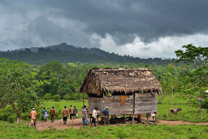 Popolo Mayangna a un incontro nel nord-est del Nicaragua