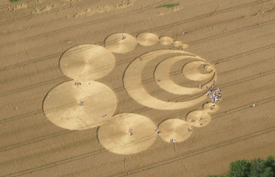 Il fenomeno dei misteriosi Crop Circles (cerchi nel grano) è stato associato ai viaggi nel tempo