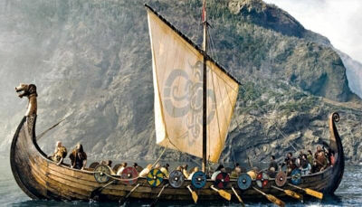 Nave vikinga. I Vikinghi avevano una struttura sociale basata sulla democrazia diretta