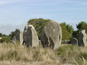 Menhir di Carnac, Bretagna. Il megalitismo è l’elemento in comune tra tutte le Nazioni celtiche