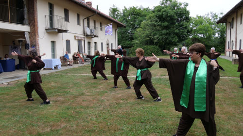 Dimostrazione di Kemò-vad, a cura degli Allievi della Scuola di Kemò-vad Sole Nero, l’antica tecnica della meditazione dinamica dello Sciamanesimo Druidico
