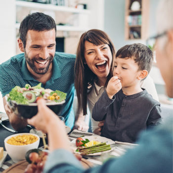 Un menù a base vegetale a Pasqua, dagli antipasti ai dessert, è la scelta vincente per non fare del male agli animali e festeggiare felici